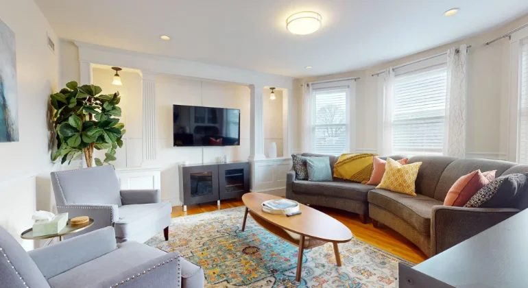 4 bed, 2 bath apartment for rent at 129 Bunker Hill St Unit 2, Charlestown — photo 1 of 5