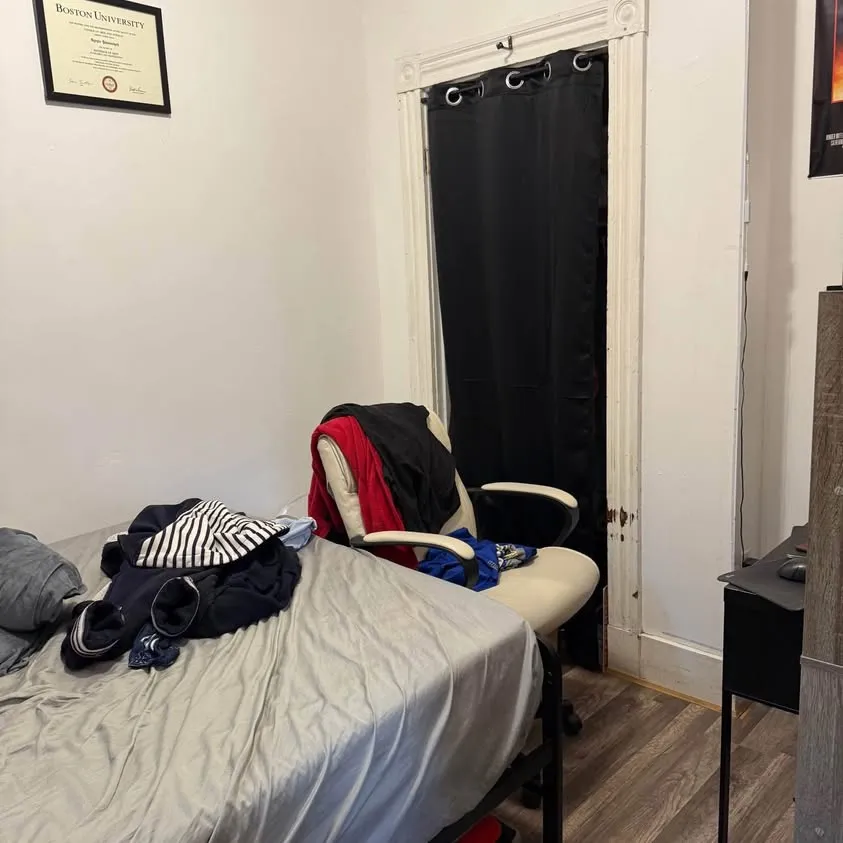 4 bed, 2 bath apartment for rent at 129 Cedar St Unit 2, Roxbury — photo 5 of 5