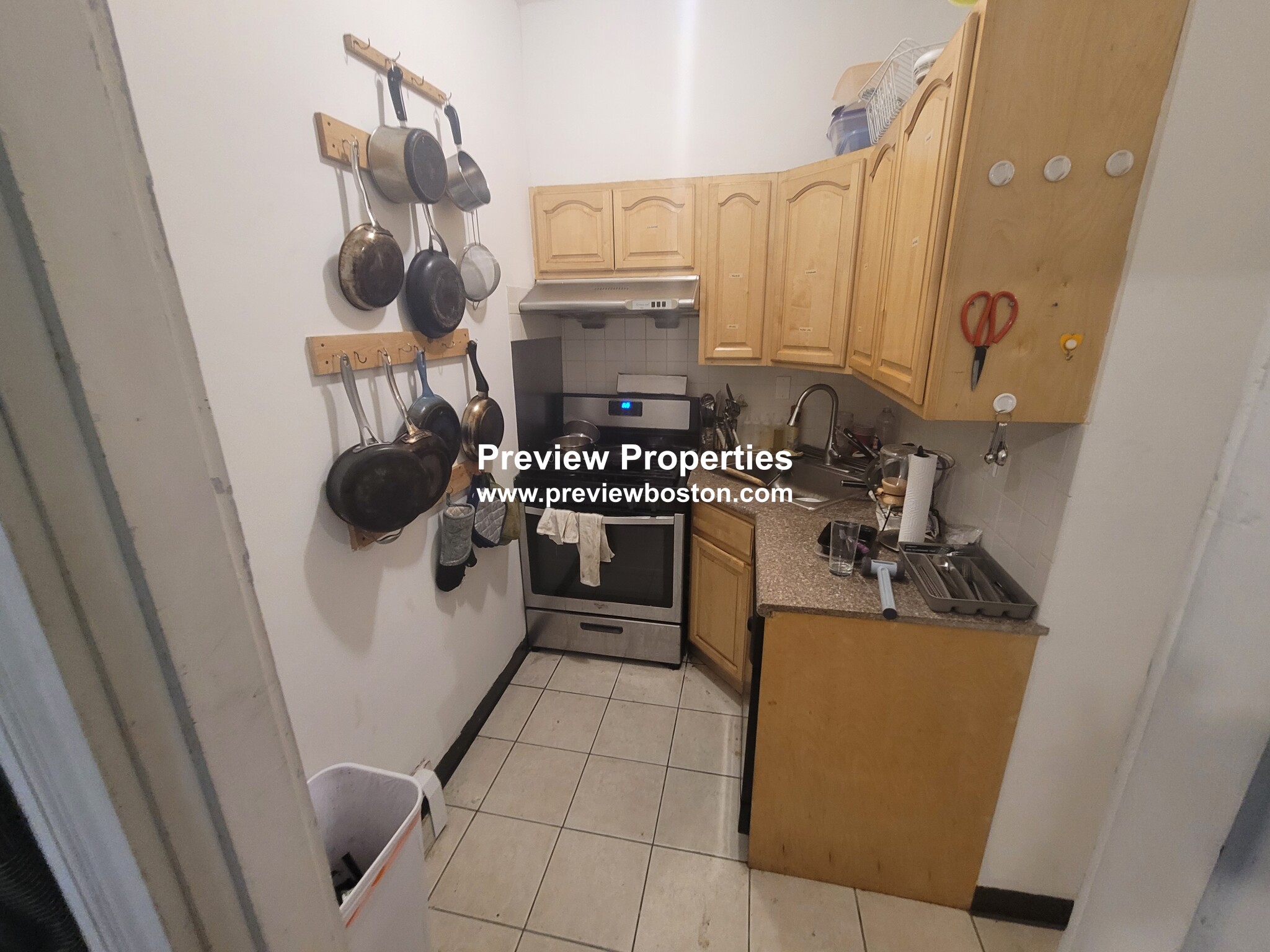 4 bed, 2 bath apartment for rent at 129 Cedar St Unit 2P, Roxbury — photo 4 of 11