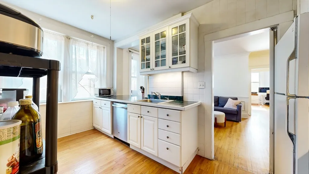 2 bed, 1 bath apartment for rent at 129 Chiswick Rd Unit 16, Brighton — photo 9 of 18