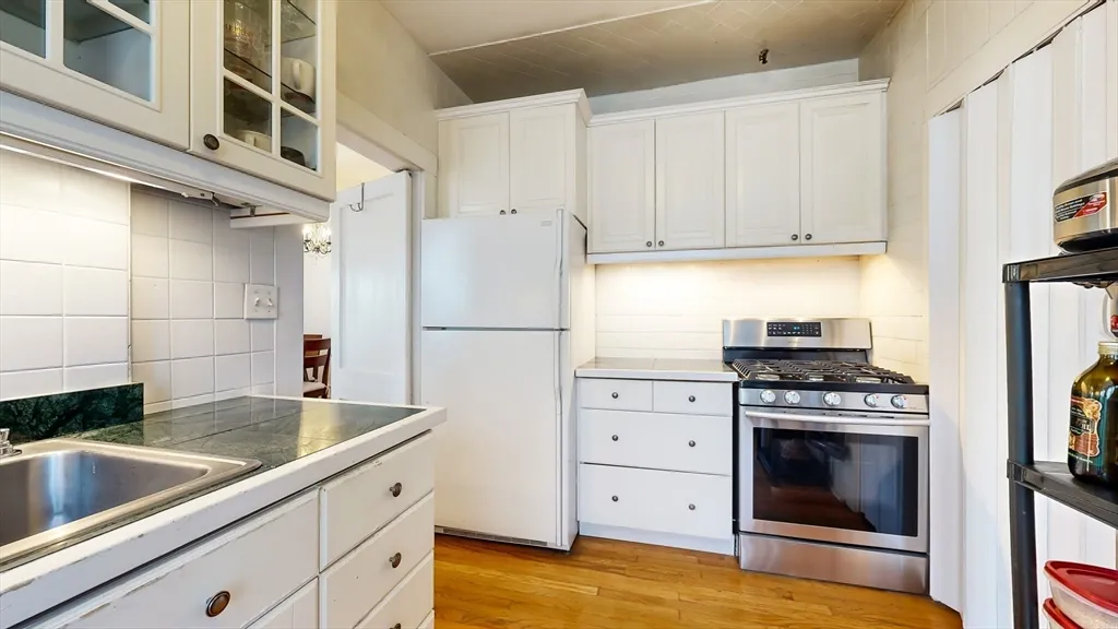 2 bed, 1 bath apartment for rent at 129 Chiswick Rd Unit 16, Brighton — photo 8 of 18