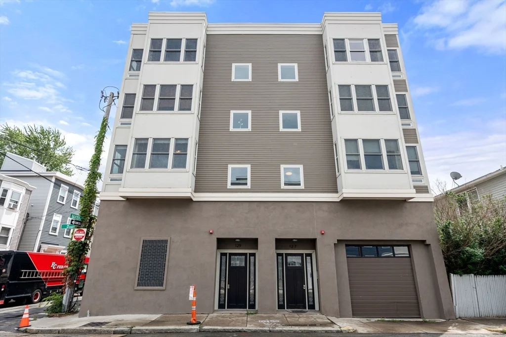 2 bed, 2 bath apartment for rent at 129 D St Unit 1, South Boston — photo 2 of 23