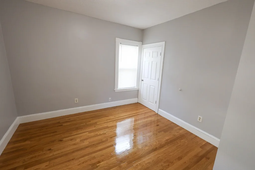 4 bed, 1 bath apartment for rent at 129 Draper St Unit 1, Dorchester — photo 21 of 26