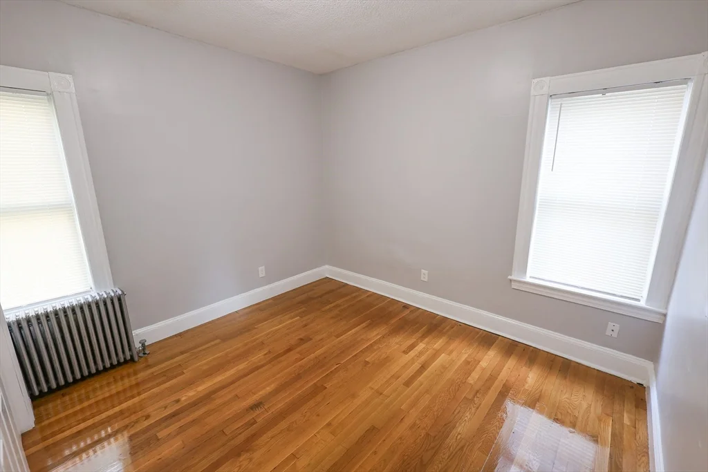 4 bed, 1 bath apartment for rent at 129 Draper St Unit 1, Dorchester — photo 13 of 26