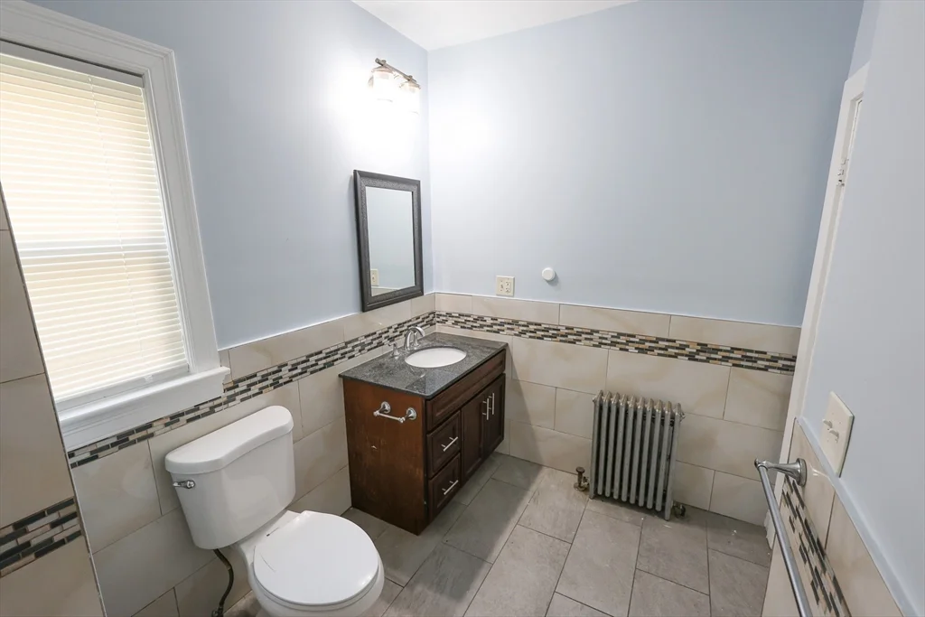 4 bed, 1 bath apartment for rent at 129 Draper St Unit 1, Dorchester — photo 17 of 26
