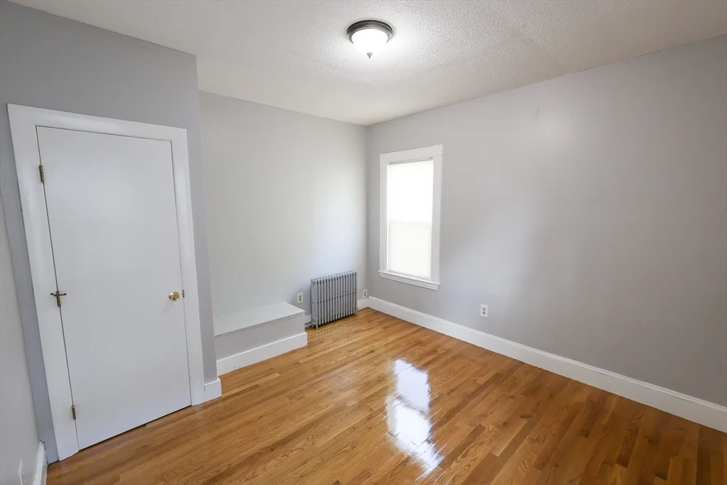 4 bed, 1 bath apartment for rent at 129 Draper St Unit 1, Dorchester — photo 25 of 26