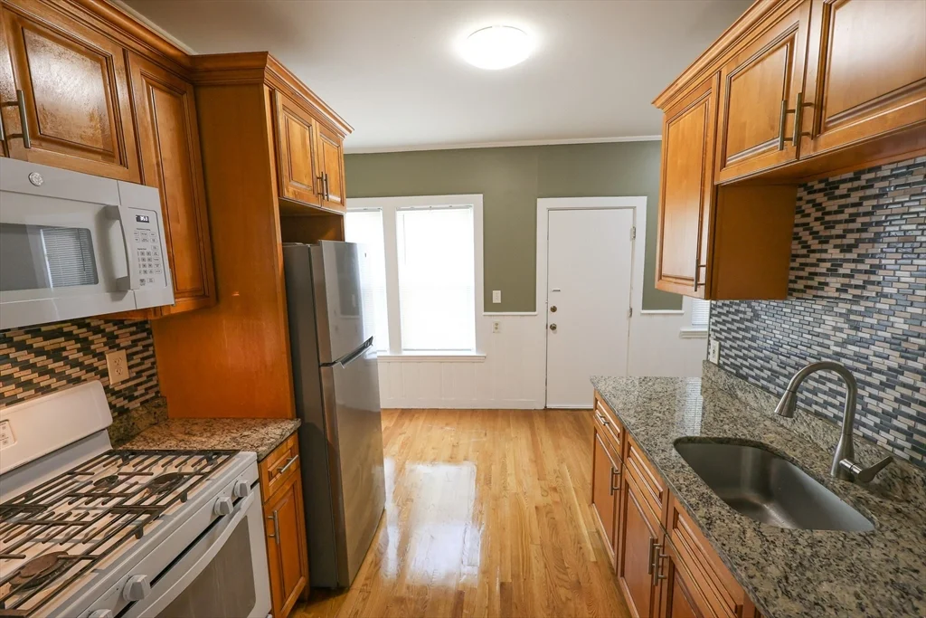 4 bed, 1 bath apartment for rent at 129 Draper St Unit 1, Dorchester — photo 1 of 26