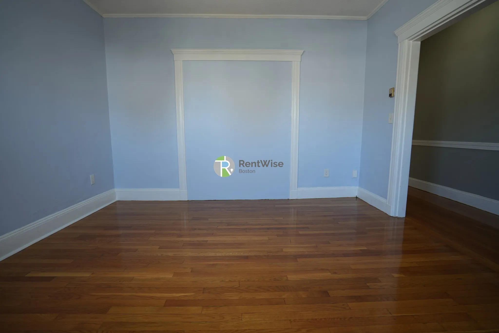 4 bed, 1 bath apartment for rent at 129 Draper St Unit 2, Dorchester — photo 3 of 26