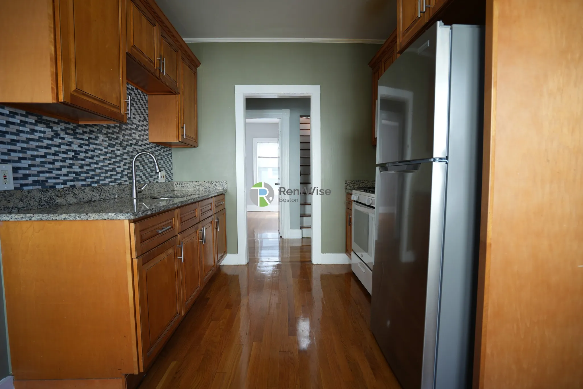 4 bed, 1 bath apartment for rent at 129 Draper St Unit 2, Dorchester — photo 9 of 26