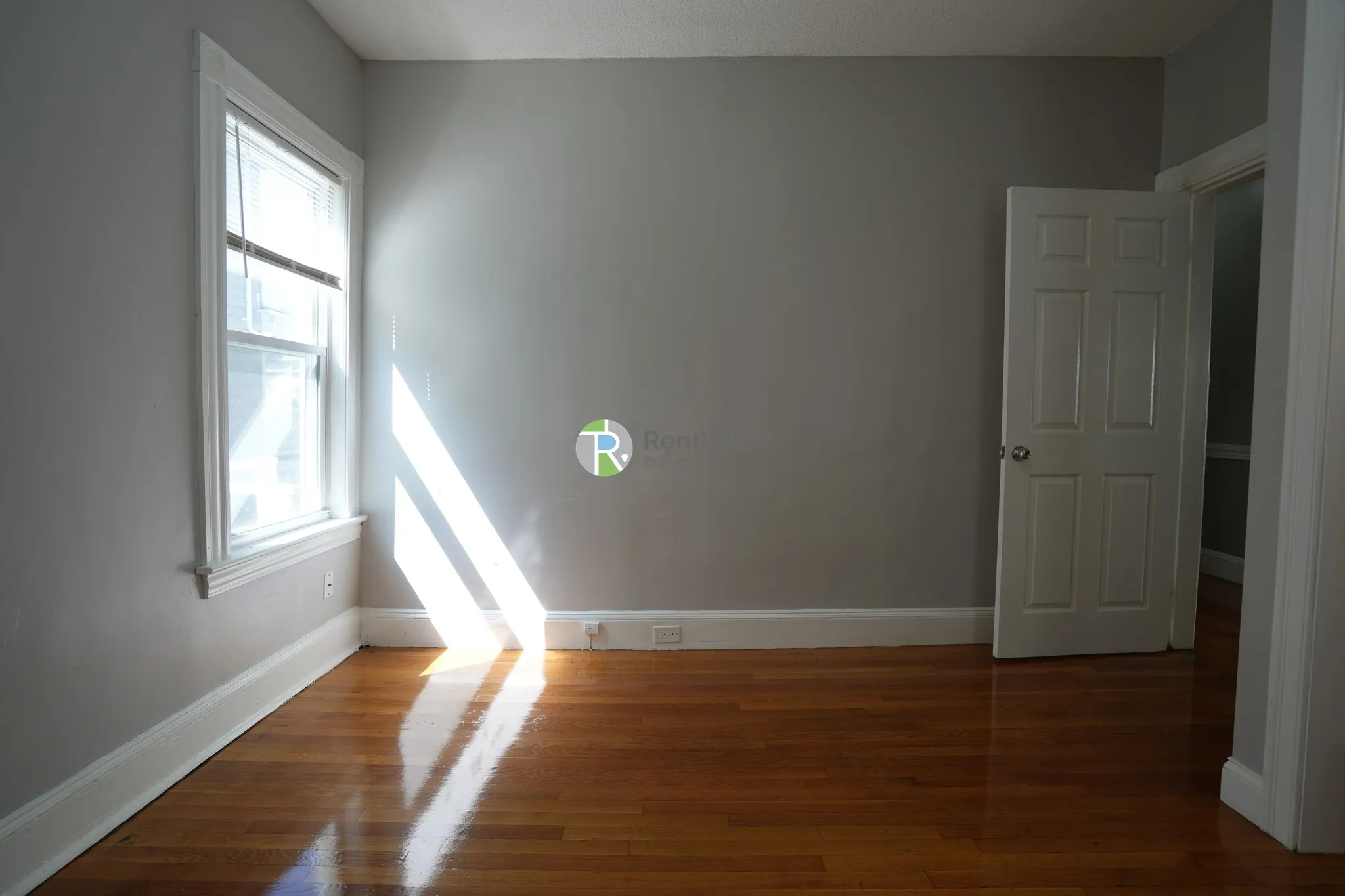 4 bed, 1 bath apartment for rent at 129 Draper St Unit 2, Dorchester — photo 18 of 26