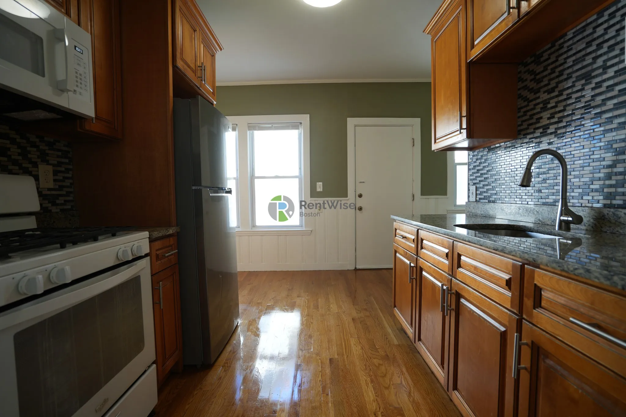 4 bed, 1 bath apartment for rent at 129 Draper St Unit 2, Dorchester — photo 13 of 26