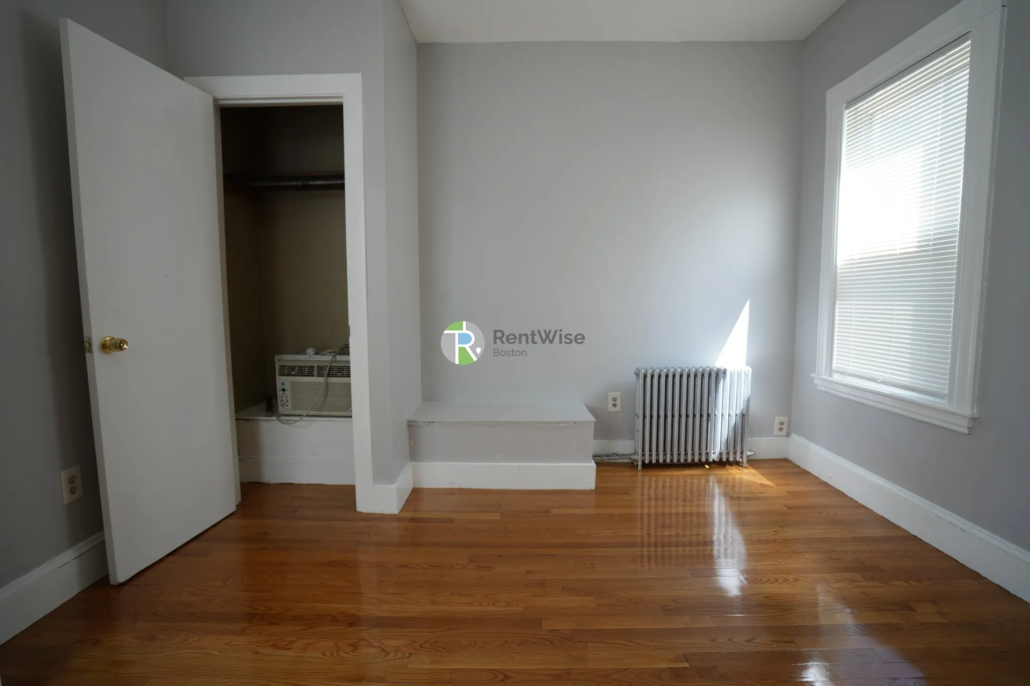 4 bed, 1 bath apartment for rent at 129 Draper St Unit 2, Dorchester — photo 21 of 26