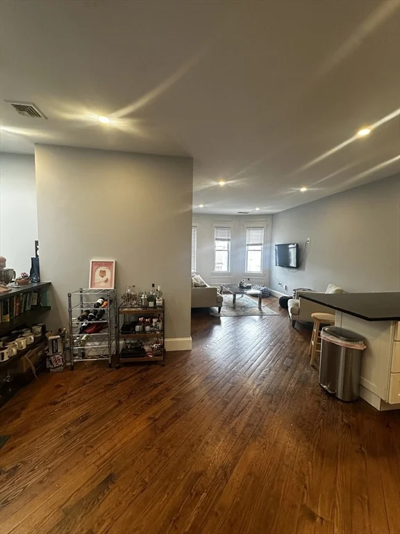 3 bed, 1 bath apartment for rent at 129 G St Unit 3, South Boston — photo 5 of 23