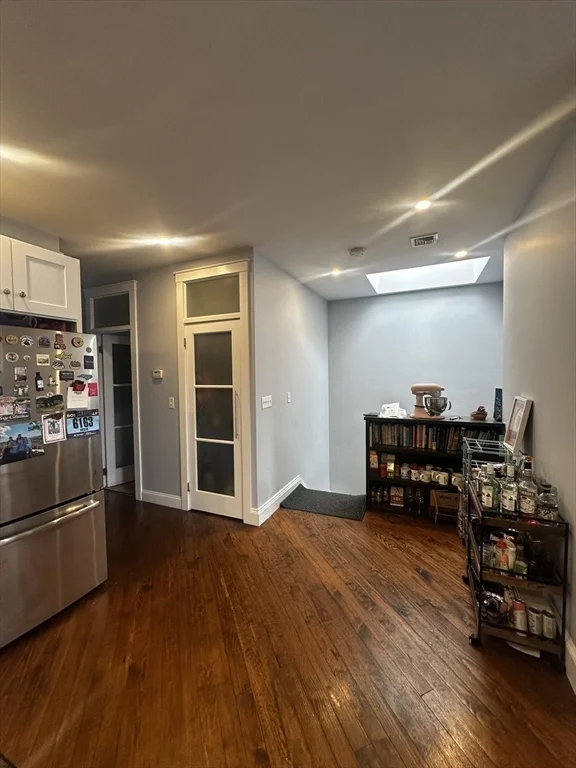 3 bed, 1 bath apartment for rent at 129 G St Unit 3, South Boston — photo 6 of 23
