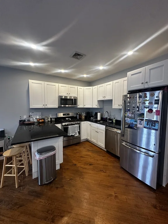 3 bed, 1 bath apartment for rent at 129 G St Unit 3, South Boston — photo 1 of 23