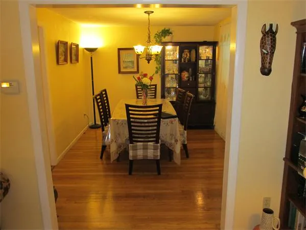 3 bed, 1.5 bath apartment for rent at 129 Gould St Unit 1, Needham Heights — photo 5 of 11