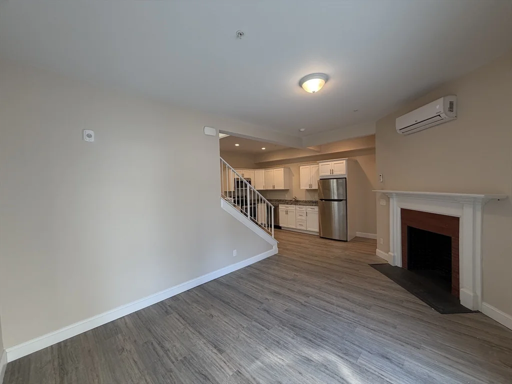 2 bed, 1 bath apartment for rent at 129 Kenoza Ave Unit 2, Haverhill — photo 3 of 35