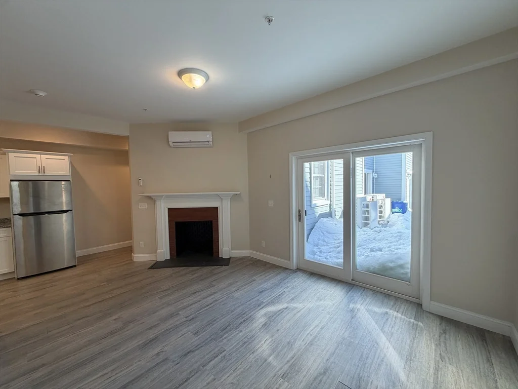 2 bed, 1 bath apartment for rent at 129 Kenoza Ave Unit 2, Haverhill — photo 4 of 35