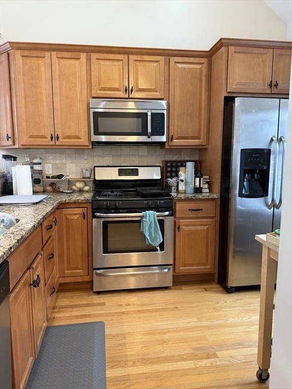 2 bed, 2 bath apartment for rent at 129 Lincoln St Unit B, Hudson — photo 4 of 21