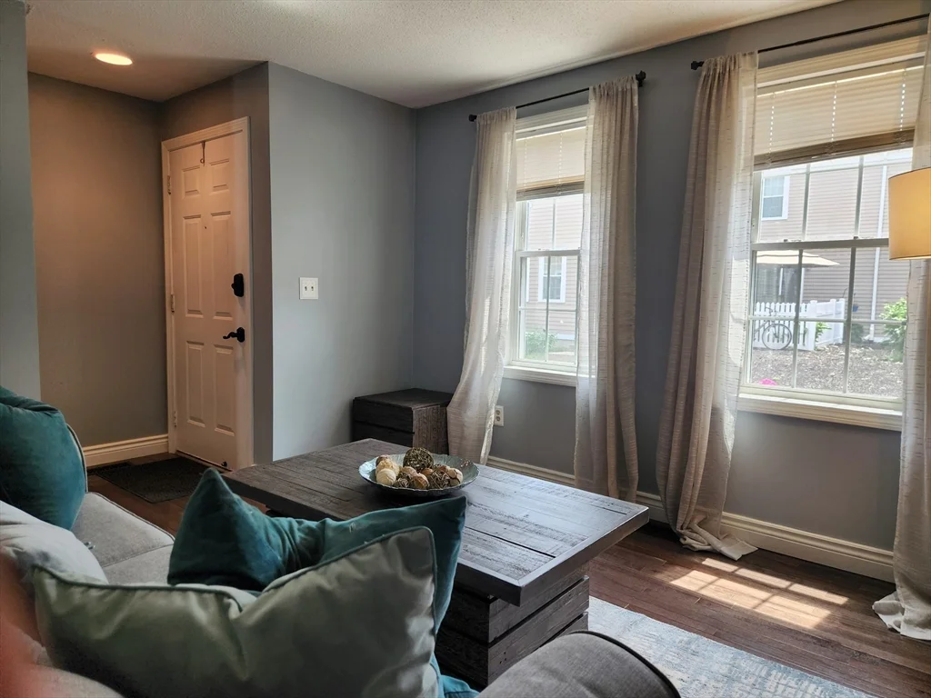 2 bed, 1 bath apartment for rent at 129 Lowell St Unit 4, Peabody — photo 5 of 37