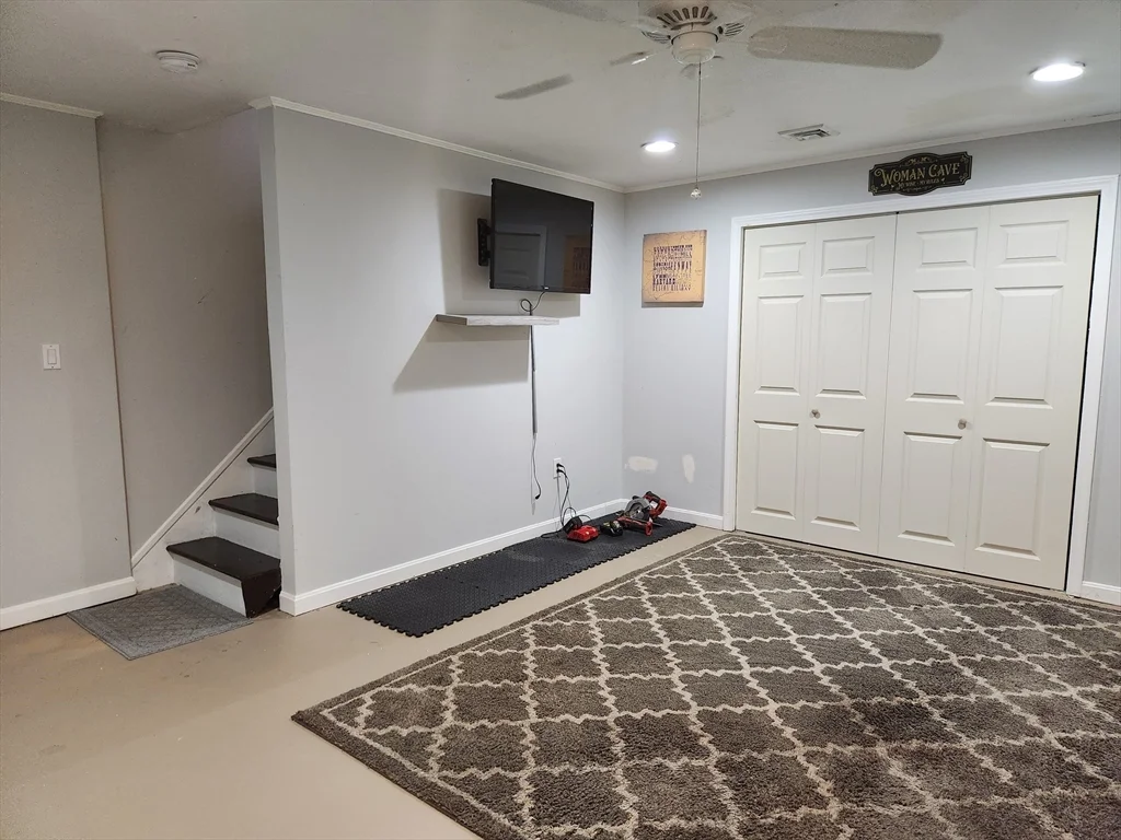 2 bed, 1 bath apartment for rent at 129 Lowell St Unit 4, Peabody — photo 31 of 37