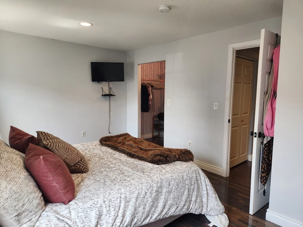 2 bed, 1 bath apartment for rent at 129 Lowell St Unit 4, Peabody — photo 16 of 37
