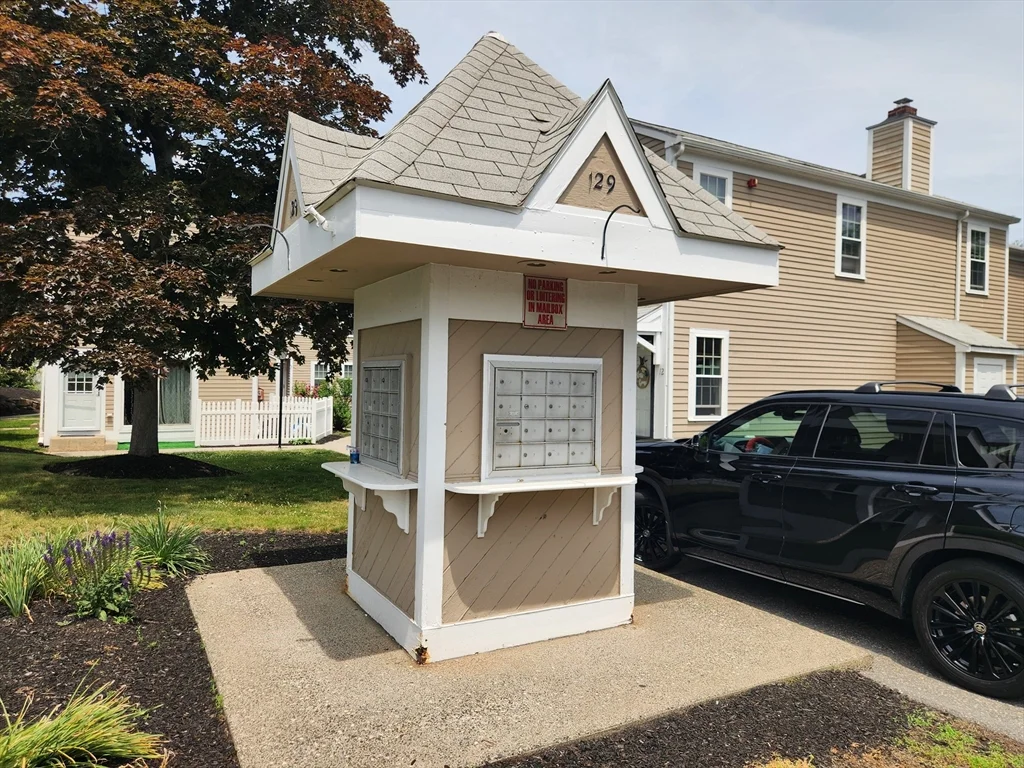 2 bed, 1 bath apartment for rent at 129 Lowell St Unit 4, Peabody — photo 37 of 37