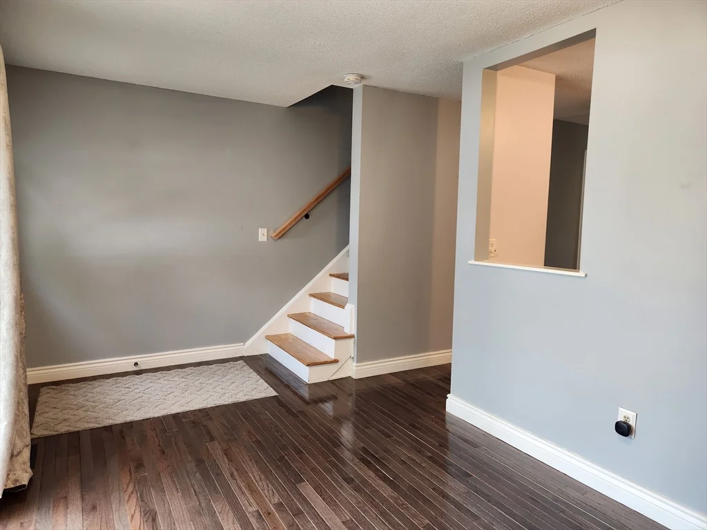 2 bed, 1 bath apartment for rent at 129 Lowell St Unit 4, Peabody — photo 11 of 37
