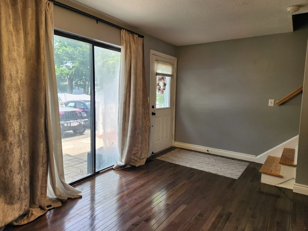 2 bed, 1 bath apartment for rent at 129 Lowell St Unit 4, Peabody — photo 12 of 37