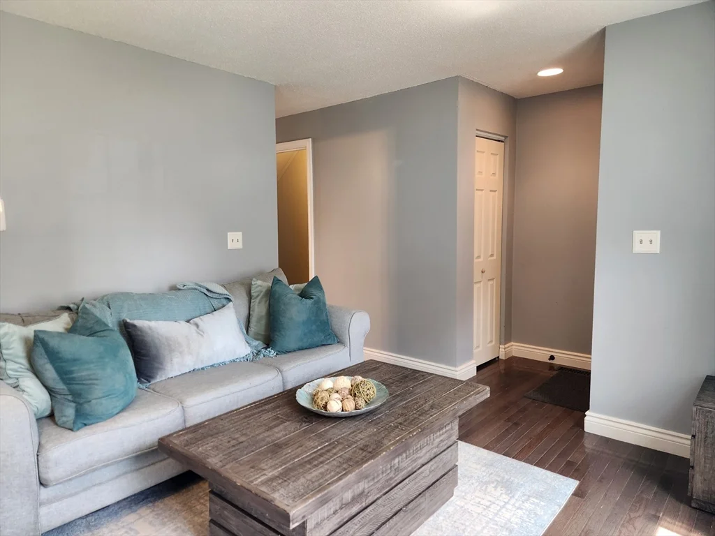 2 bed, 1 bath apartment for rent at 129 Lowell St Unit 4, Peabody — photo 3 of 37
