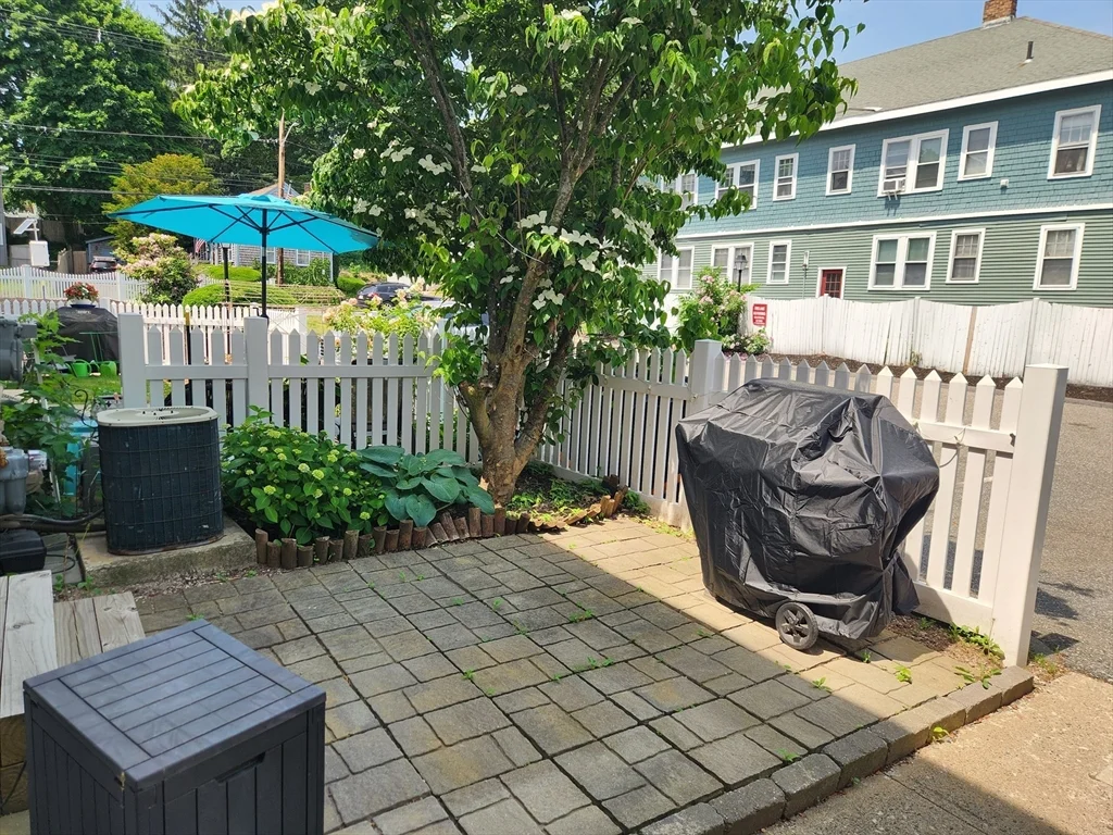 2 bed, 1 bath apartment for rent at 129 Lowell St Unit 4, Peabody — photo 35 of 37