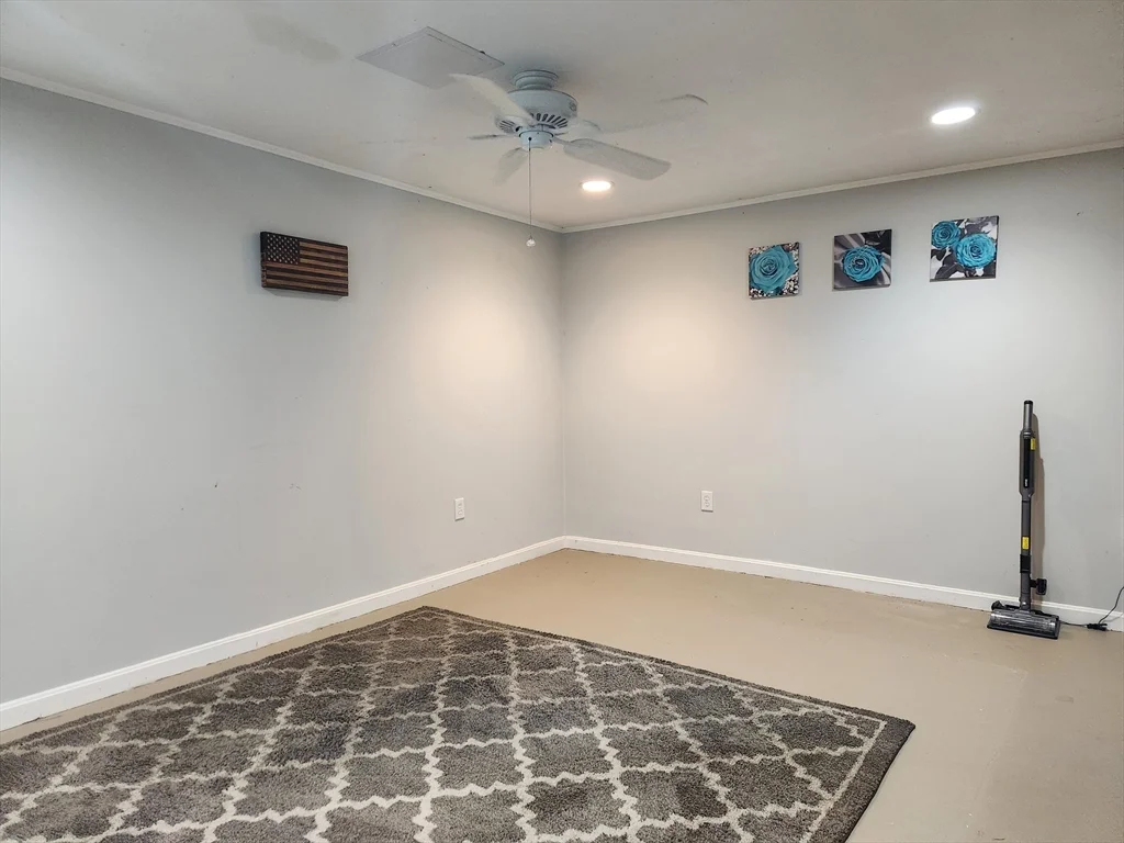 2 bed, 1 bath apartment for rent at 129 Lowell St Unit 4, Peabody — photo 33 of 37