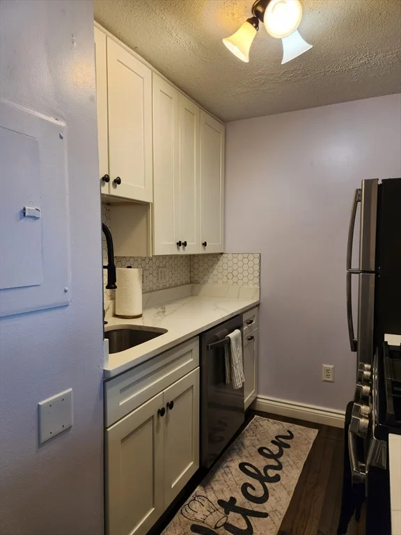 2 bed, 1 bath apartment for rent at 129 Lowell St Unit 4, Peabody — photo 7 of 37