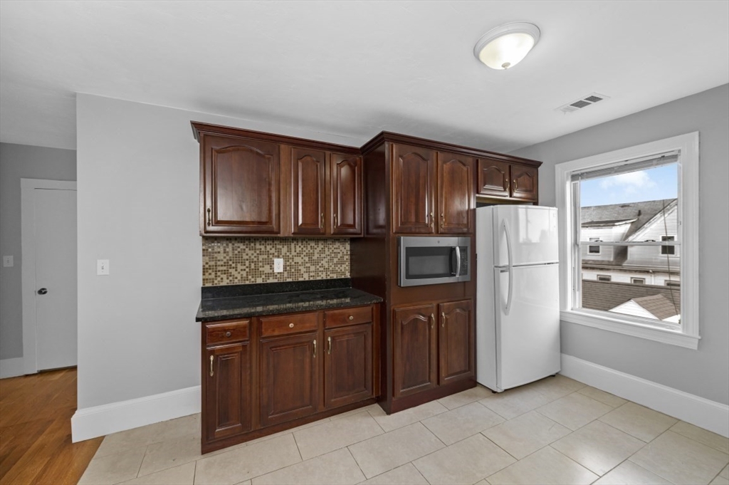 2 bed, 1 bath apartment for rent at 129 Lynnway Unit 3, Revere — photo 4 of 15