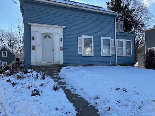 2 bed, 1 bath apartment for rent at 129 Montvale Ave Unit  2, Woburn — photo 1 of 12