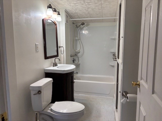 2 bed, 1 bath apartment for rent at 129 Montvale Ave Unit  2, Woburn — photo 10 of 12