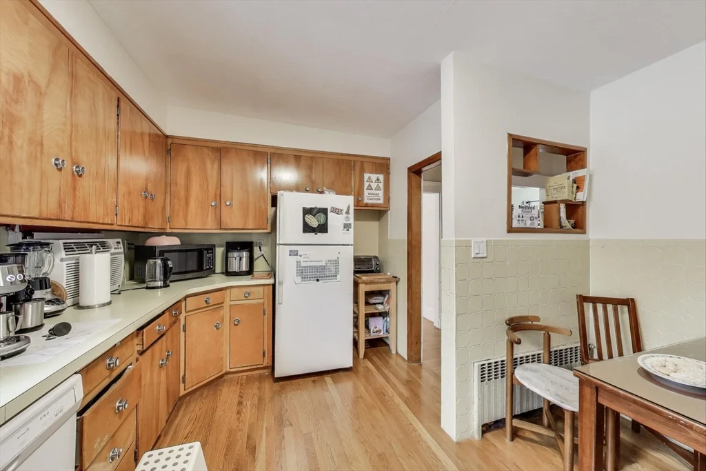 2 bed, 1 bath apartment for rent at 129 Oxford Unit 2, Newton Center — photo 14 of 19