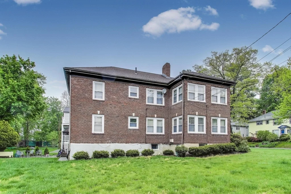 2 bed, 1 bath apartment for rent at 129 Oxford Unit 2, Newton Center — photo 4 of 19