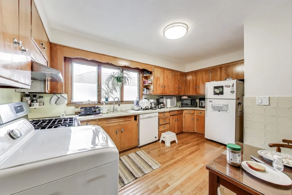 2 bed, 1 bath apartment for rent at 129 Oxford Unit 2, Newton Center — photo 13 of 19