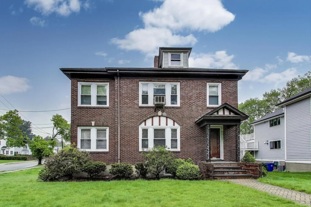 2 bed, 1 bath apartment for rent at 129 Oxford Unit 2, Newton Center — photo 1 of 19