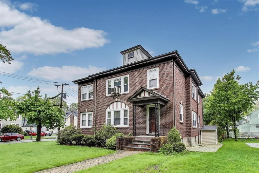 2 bed, 1 bath apartment for rent at 129 Oxford Unit 2, Newton Center — photo 3 of 19