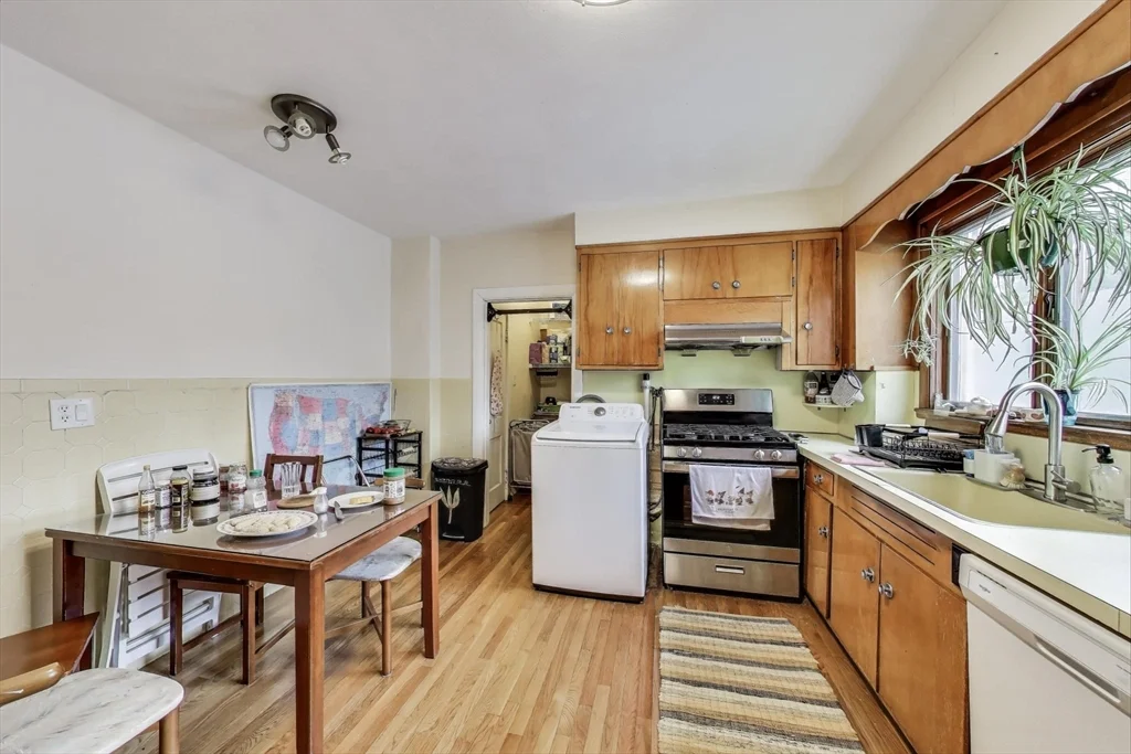 2 bed, 1 bath apartment for rent at 129 Oxford Unit 2, Newton Center — photo 12 of 19