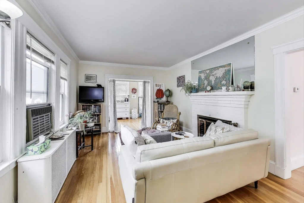 2 bed, 1 bath apartment for rent at 129 Oxford Unit 2, Newton Center — photo 5 of 19