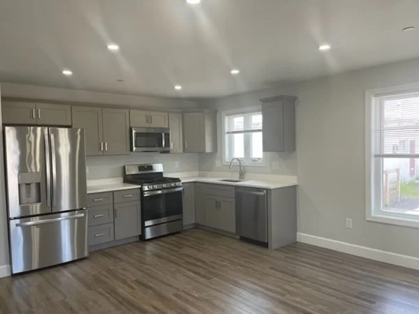 2 bed, 1 bath apartment for rent at 129 Pleasant St Unit 2, Columbian Square — photo 2 of 12
