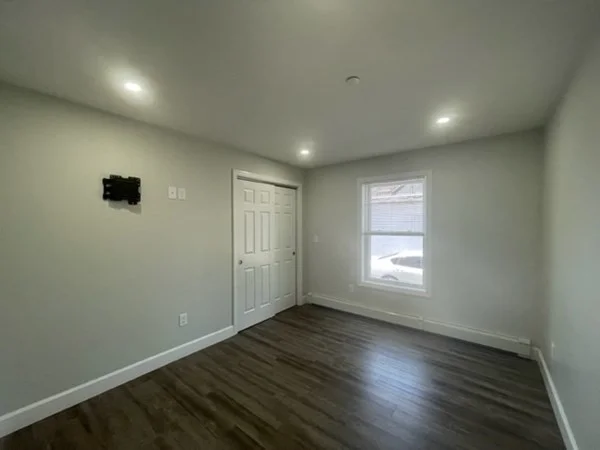 2 bed, 1 bath apartment for rent at 129 Pleasant St Unit 2, Columbian Square — photo 10 of 12
