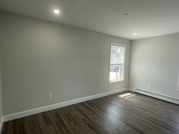 2 bed, 1 bath apartment for rent at 129 Pleasant St Unit 2, Columbian Square — photo 9 of 12