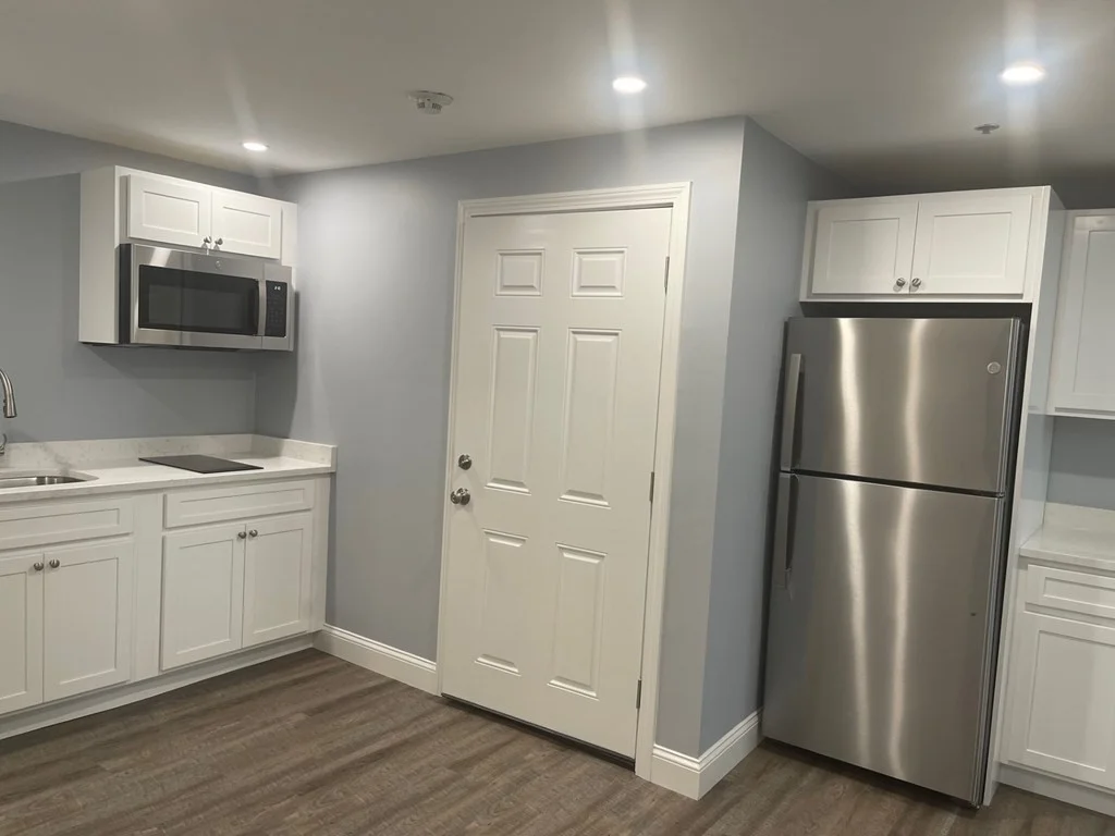 1 bed, 1 bath apartment for rent at 129 Pleasant St Unit 5, Weymouth — photo 3 of 10