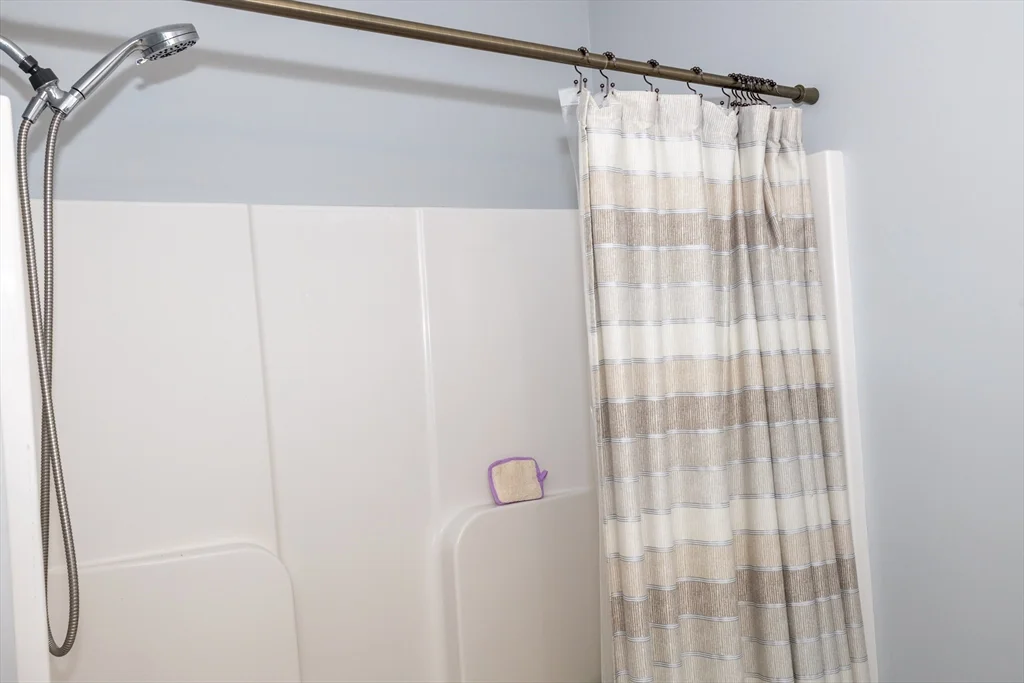 3 bed, 2 bath apartment for rent at 129 Quinapoxet St, Holden — photo 16 of 33