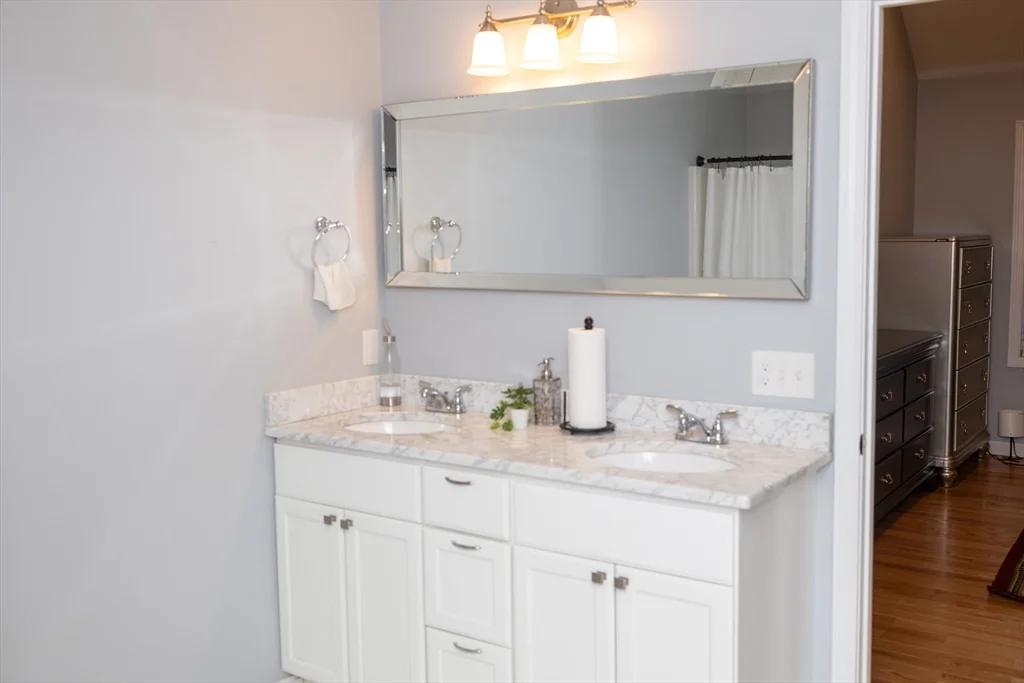 3 bed, 2 bath apartment for rent at 129 Quinapoxet St, Holden — photo 22 of 33