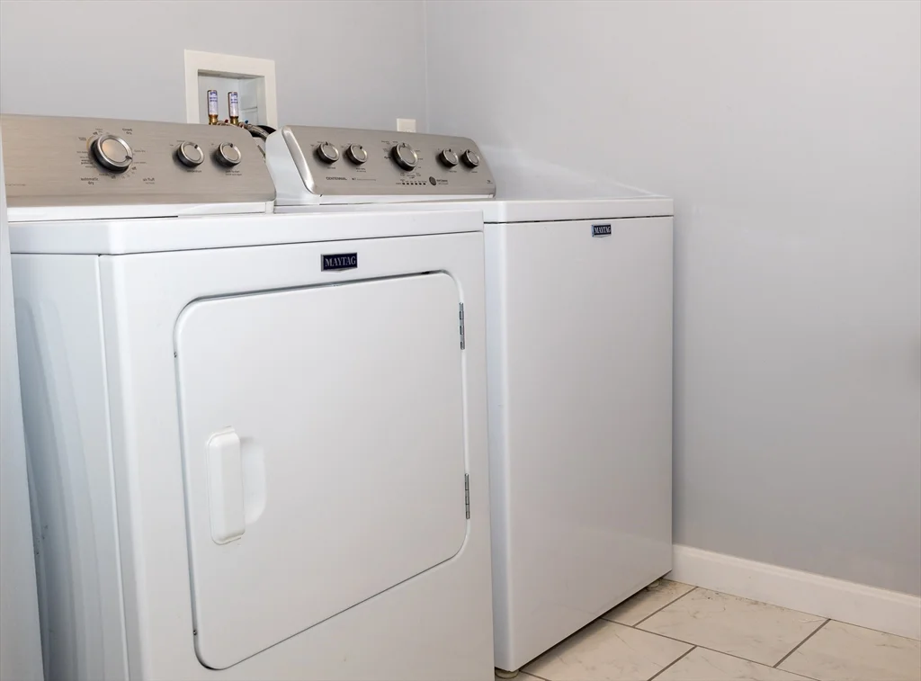 3 bed, 2 bath apartment for rent at 129 Quinapoxet St, Holden — photo 17 of 33